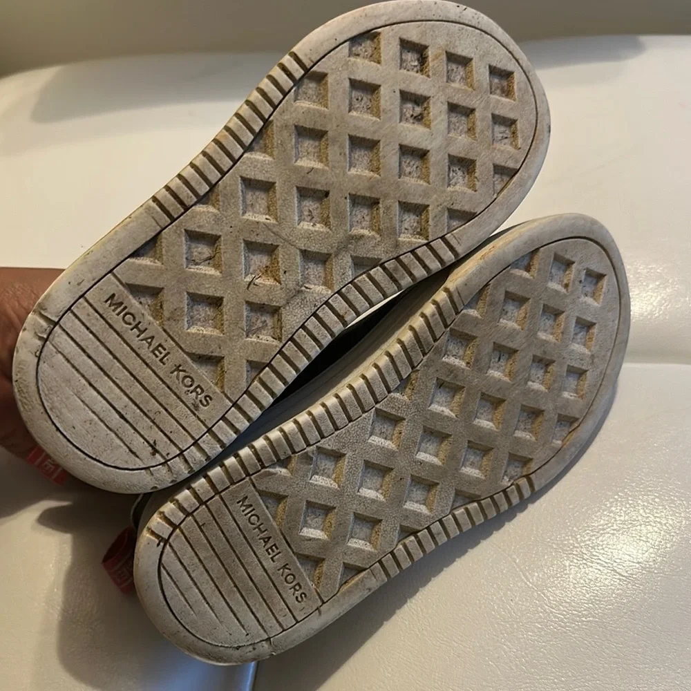 🎀 Michael Kors Girls Red and Brown Sneakers Size 11